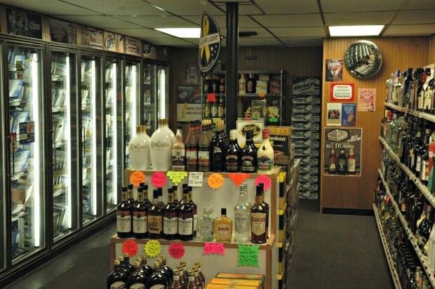 Le Center Municipal Liquor Store - Interior